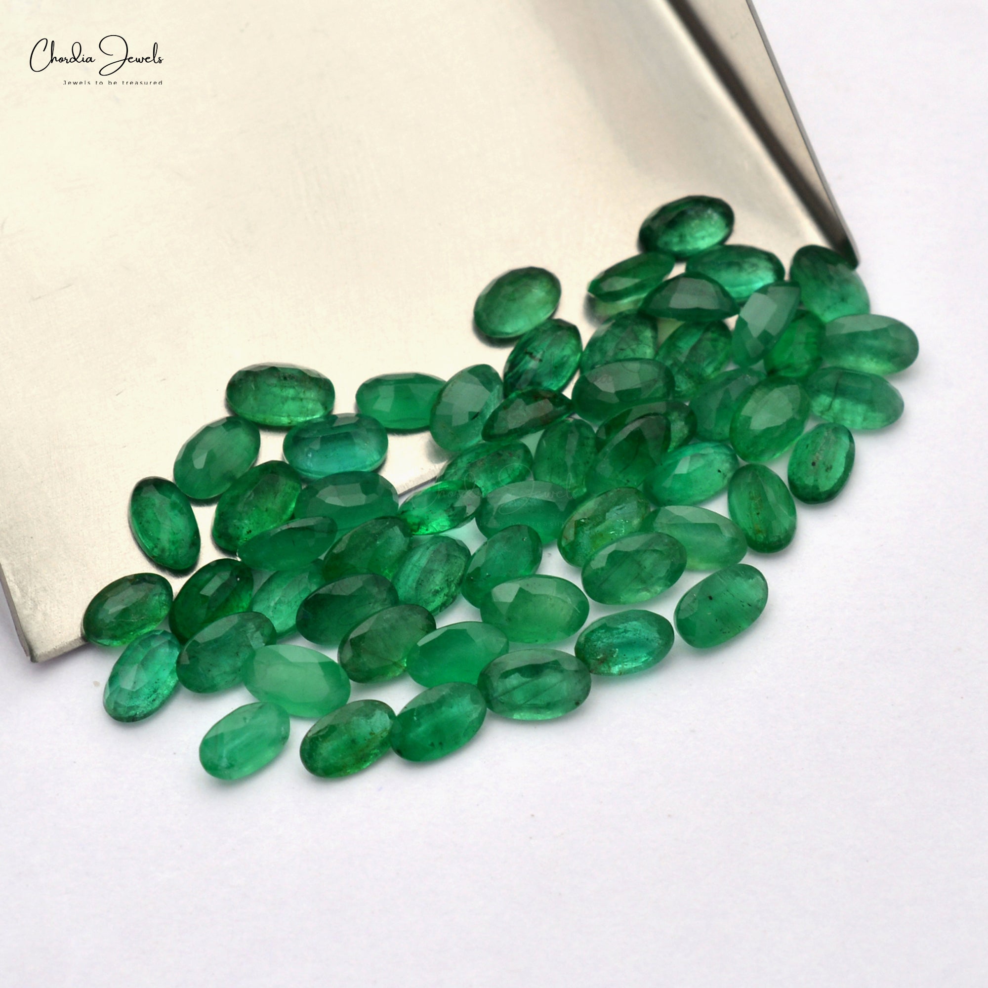 High End Quality Super Top Emerald Faceted Oval Cut 4x3mm Gemstone at Wholesale Price, 1 Piece