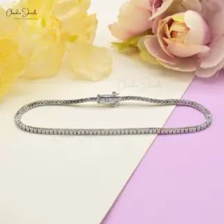 Classic round diamond tennis bracelet in white gold